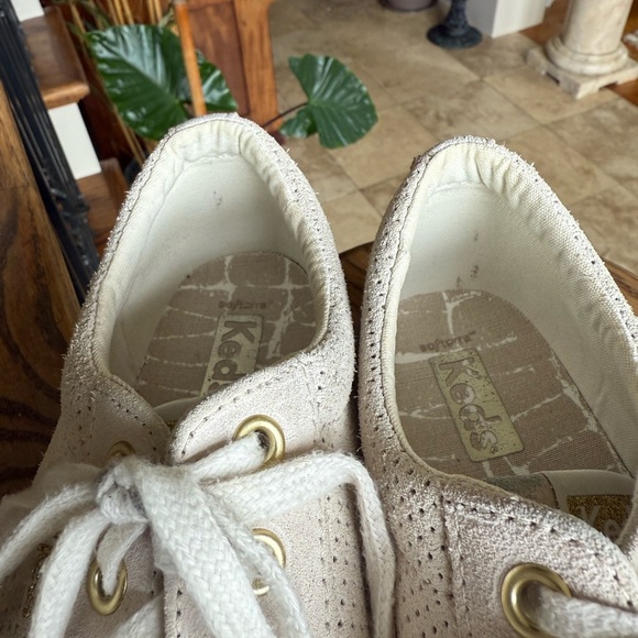 KEDS ladies JUMPKICK perforated low top sneaker beige/suede 9.5 WH65063 - Picture 9 of 11